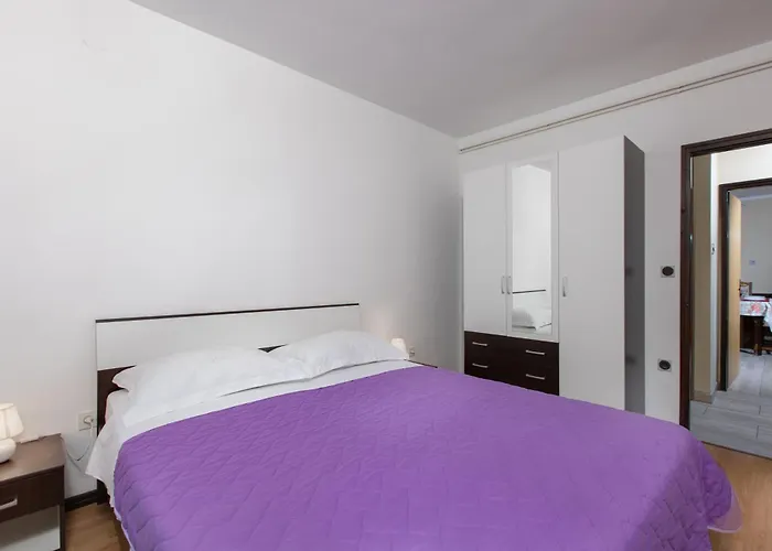 Mira Apartment Punat