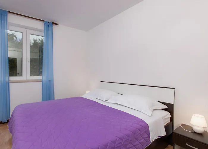 Mira Apartment *